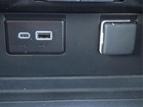 Used 2024 Chevrolet Suburban LS image 18