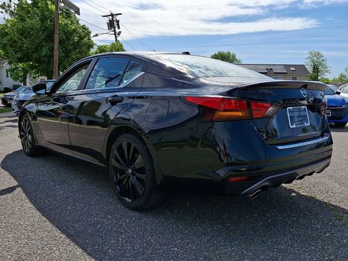 Certified 2022 Nissan Altima 2.5 SR w/ Midnight Edition Package FWD image 4