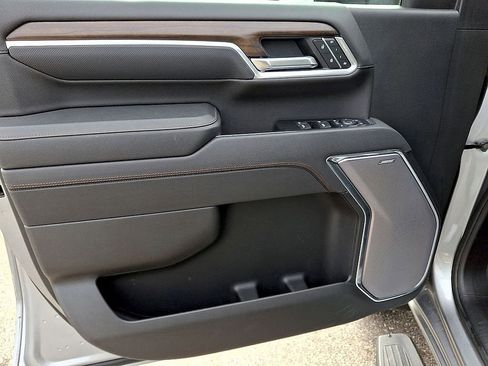 Used 2025 Chevrolet Silverado 2500 High Country w/ High Country Premium Package image 9