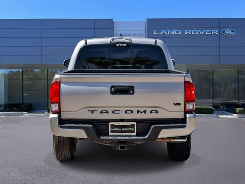 Used 2019 Toyota Tacoma TRD Sport w/ Technology Package image 5