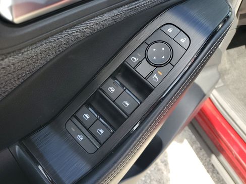 Certified 2023 Nissan Rogue SV image 10