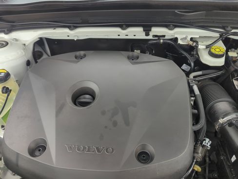 Used 2021 Volvo XC40 T5 R-Design w/ Climate Package image 21