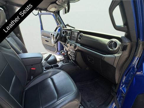 Used 2020 Jeep Wrangler Unlimited Sahara AWD/4WD image 17
