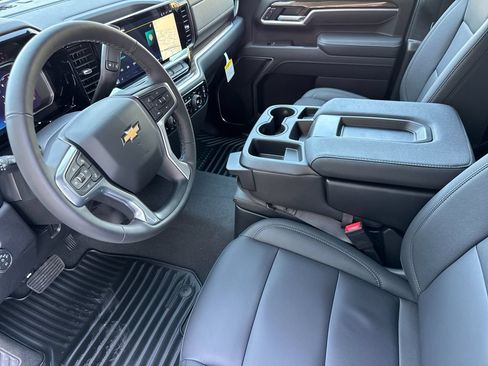 New 2026 Chevrolet Silverado 2500 LT w/ Leather Package AWD/4WD image 9