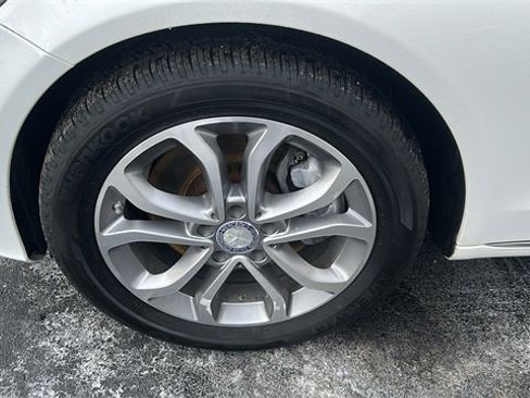 Used 2016 Mercedes-Benz C 300 4MATIC Sedan image 28