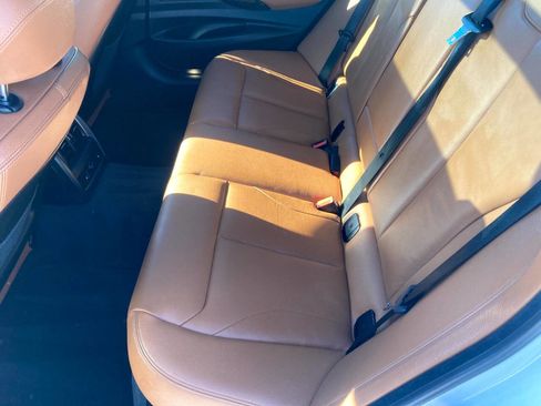 Used 2017 BMW 330i Gran Turismo xDrive image 16