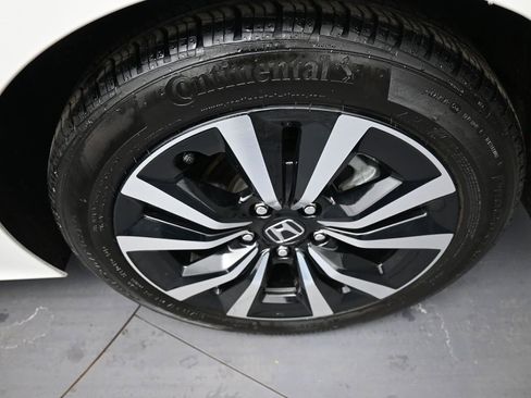 Certified 2024 Honda Civic EX-L image 15