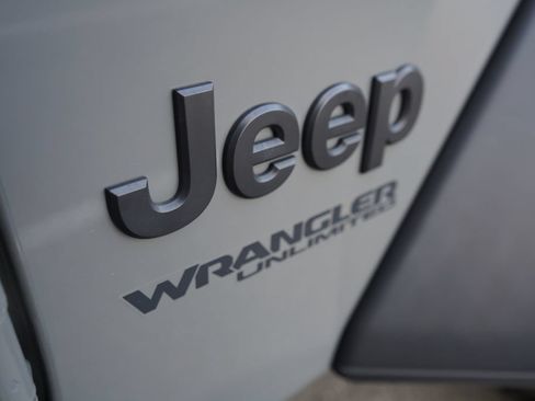 Used 2021 Jeep Wrangler Unlimited Sport AWD/4WD image 6