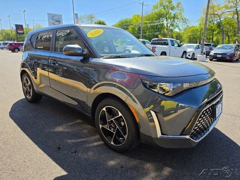Certified 2025 Kia Soul EX FWD image 1