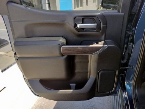 Used 2022 Chevrolet Silverado 1500 LTZ w/ Z71 Off-Road Package image 15