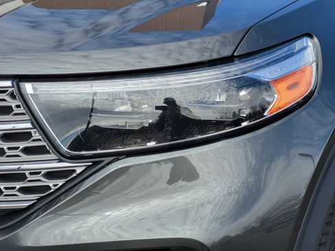 Used 2020 Ford Explorer Limited image 7