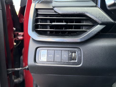 Used 2025 GMC Acadia AT4 AWD/4WD image 17