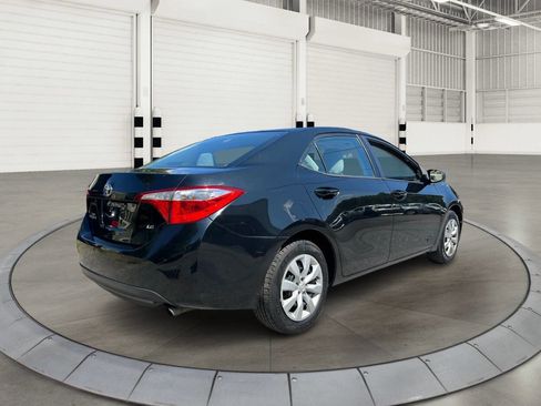 Used 2016 Toyota Corolla image 3