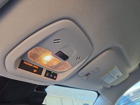 Used 2025 Chevrolet Trax LT FWD image 14