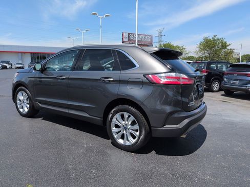Used 2020 Ford Edge Titanium AWD/4WD image 3