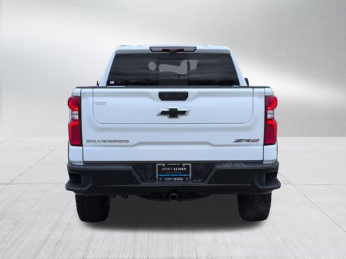 Certified 2022 Chevrolet Silverado 1500 ZR2 w/ Technology Package image 5