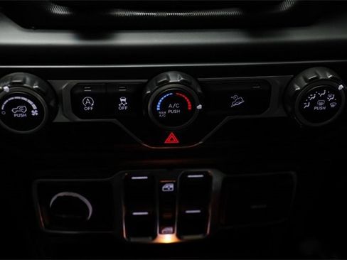 Used 2019 Jeep Wrangler Unlimited Sport S image 12