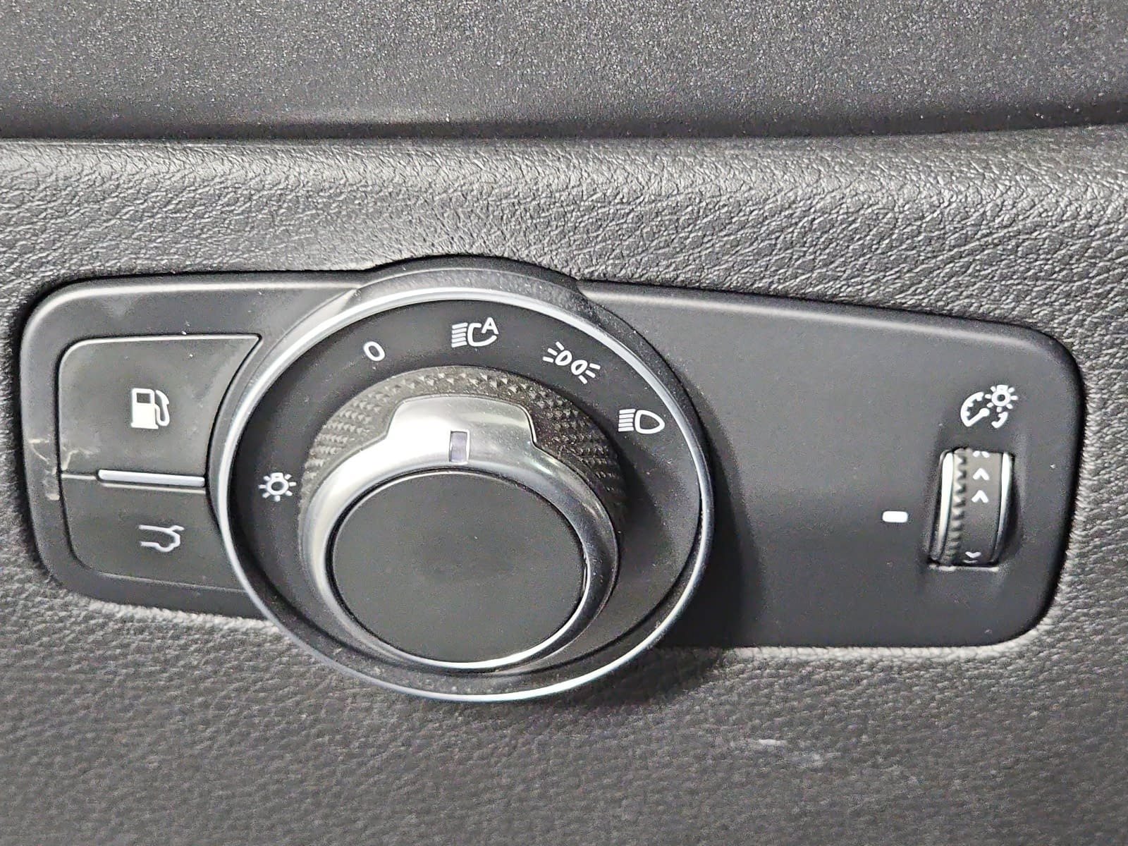Used 2024 Alfa Romeo Tonale Ti w/ Premium Interior Package AWD/4WD image 22