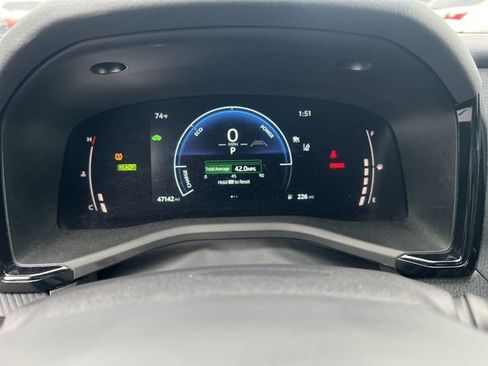 Used 2025 Toyota Camry SE FWD image 14