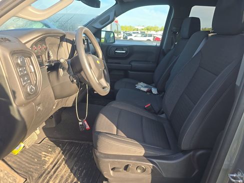 Used 2025 Mercedes-Benz Sprinter 2500 image 3