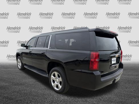 Used 2017 Chevrolet Suburban LT image 8