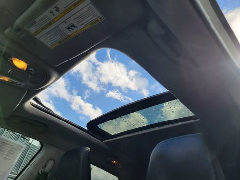 Used 2022 Jeep Compass Limited w/ Sun and Sound Group image 17