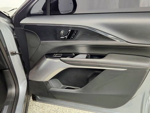 Used 2024 Cadillac Lyriq Luxury image 27