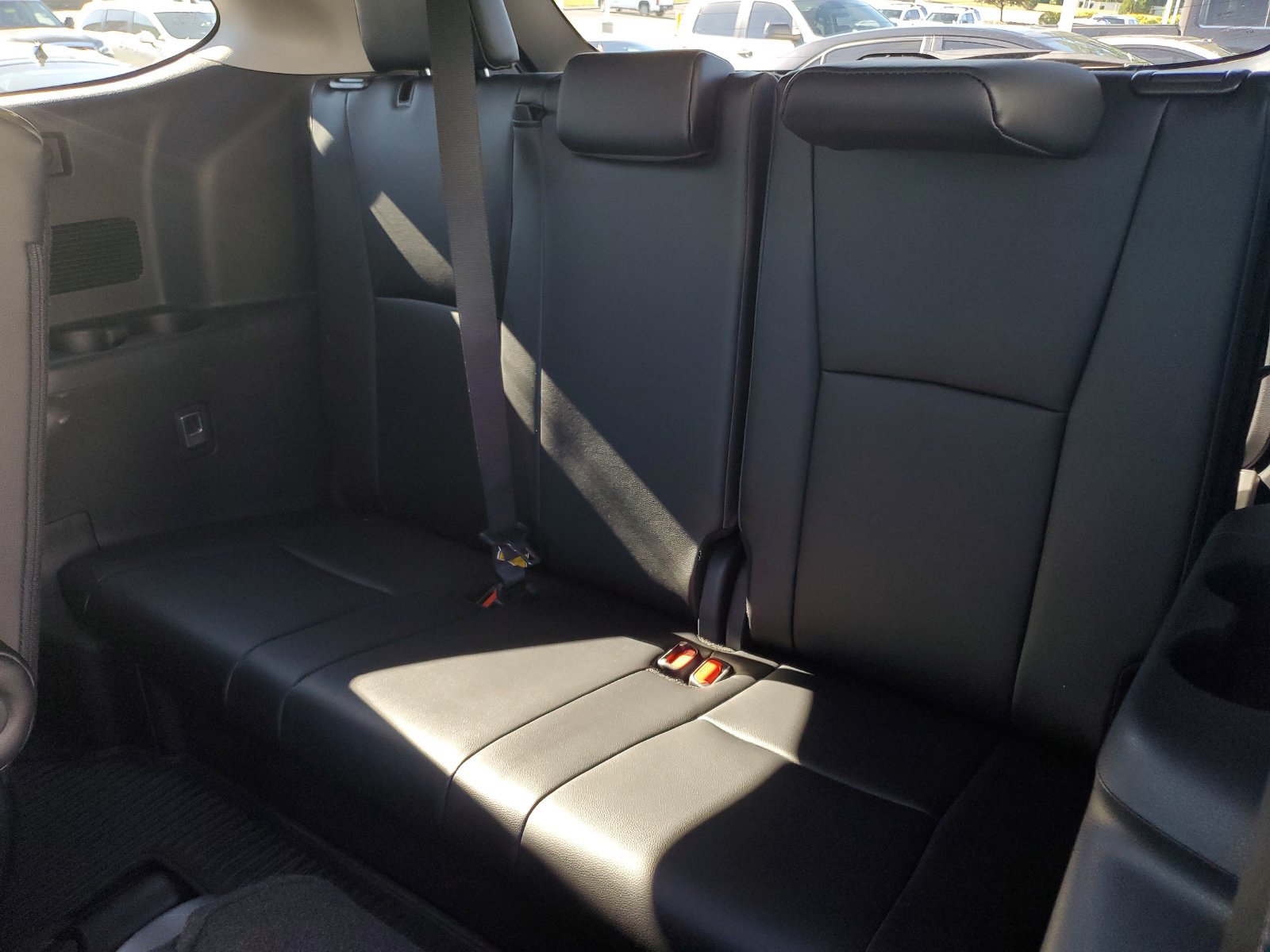 Used 2024 Toyota Highlander XLE AWD/4WD image 13