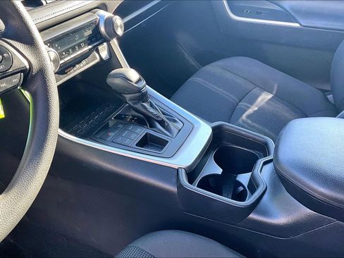 Used 2020 Toyota RAV4 LE image 20
