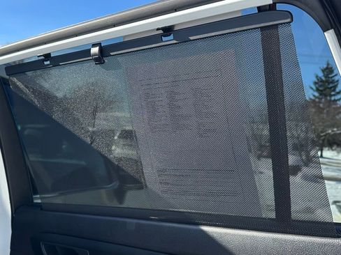 Used 2021 Toyota Highlander XLE image 29