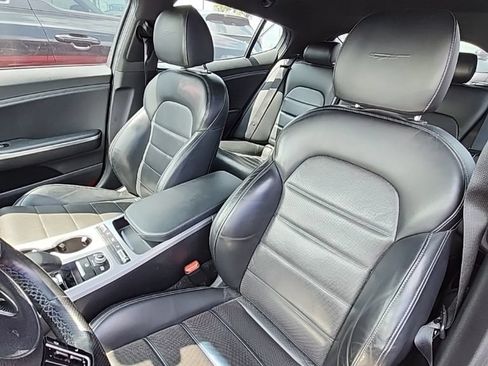 Used 2018 Kia Stinger GT2 AWD/4WD image 4