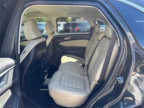 Certified 2022 Ford Edge SEL w/ Convenience Package image 10