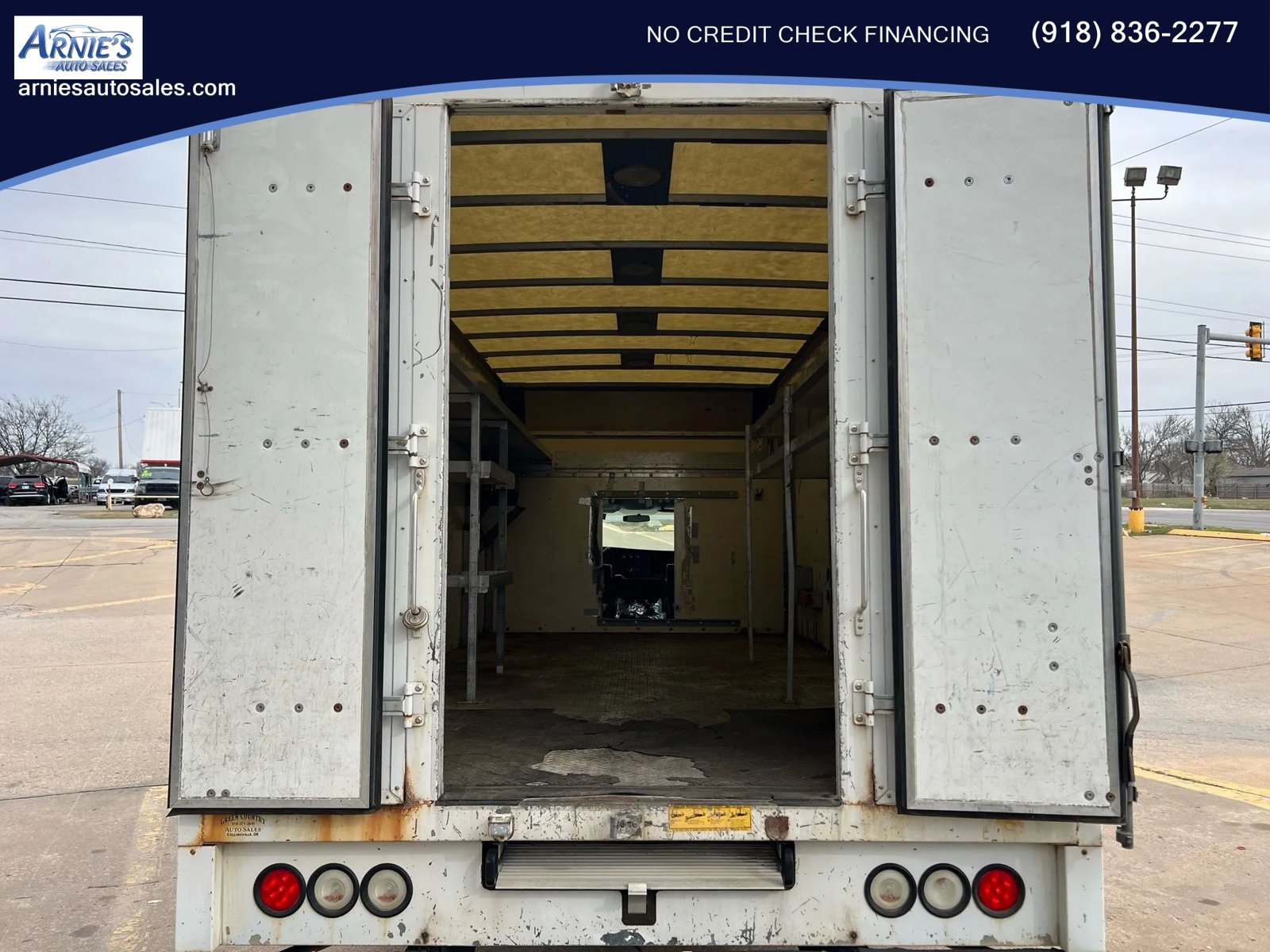 Used 2010 Chevrolet Express 4500 RWD image 5