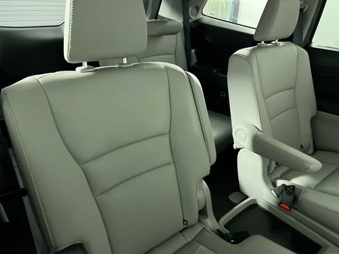 Used 2019 Honda Pilot Touring image 27