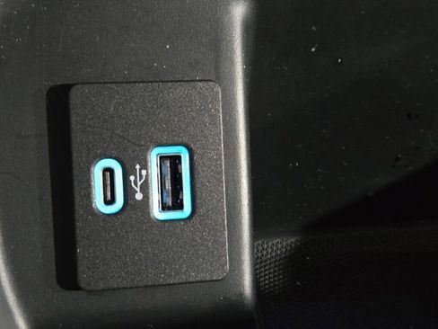 Certified 2022 Ford F150 XLT w/ Equipment Group 302A High image 30