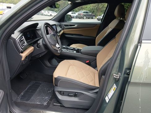 New 2026 Volkswagen Atlas Cross Sport SE image 9