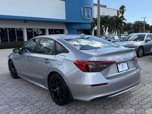 Used 2024 Honda Civic Sport image 9