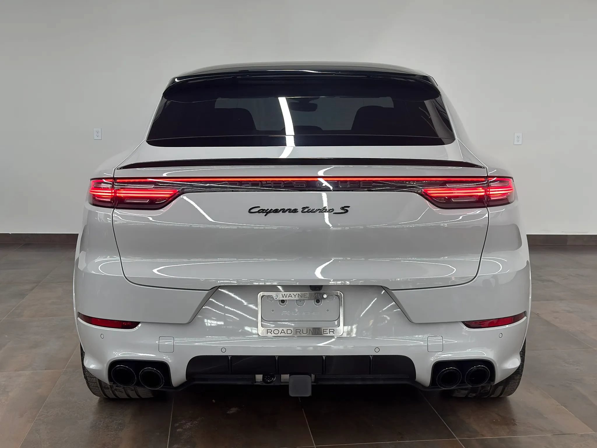 Used 2022 Porsche Cayenne Turbo S w/ Assistance Package AWD/4WD image 6