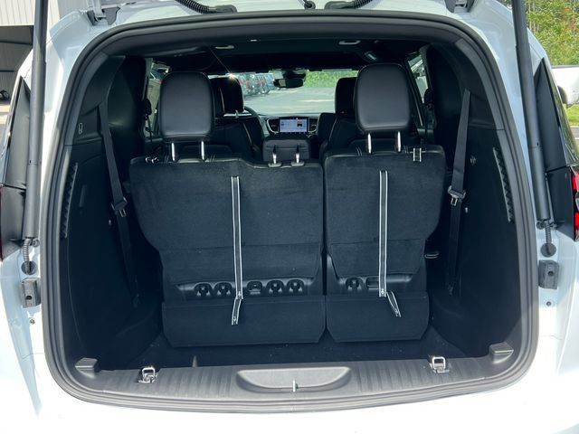 New 2027 Chrysler Pacifica Select FWD image 35