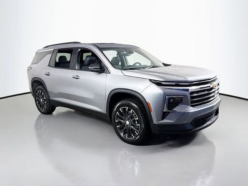 New 2026 Chevrolet Traverse LT w/ Sun and Wheel Package image 2