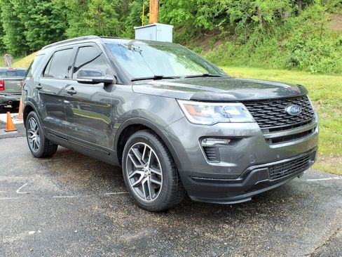 Used 2018 Ford Explorer Sport AWD/4WD image 2
