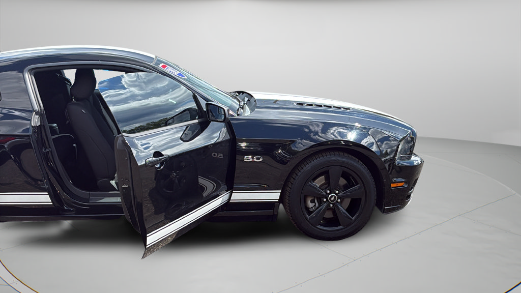 Used 2013 Ford Mustang GT RWD image 23