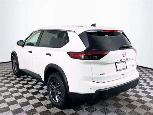 Used 2024 Nissan Rogue S image 6