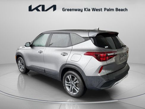 Used 2022 Kia Seltos LX AWD/4WD image 5
