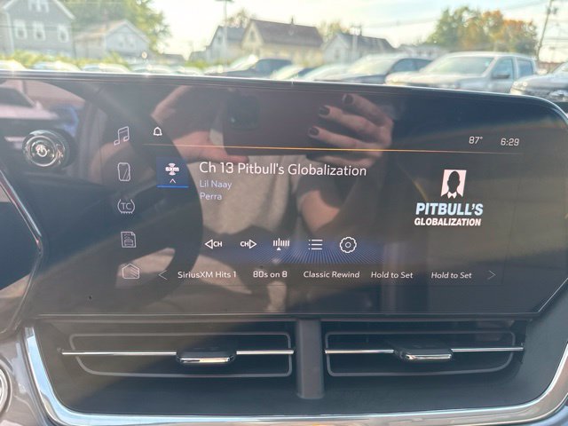 Used 2024 Chevrolet Trax ACTIV w/ Sunroof Package FWD image 22