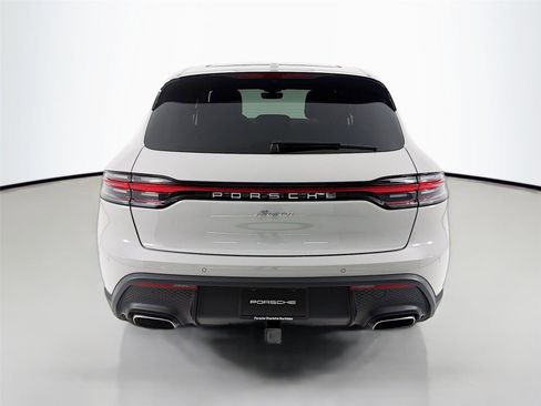 Certified 2025 Porsche Macan image 27
