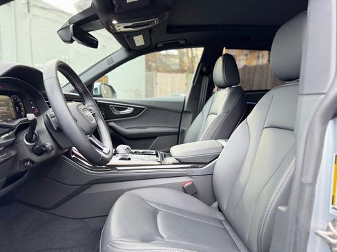 Used 2025 Audi Q8 Premium Plus image 17