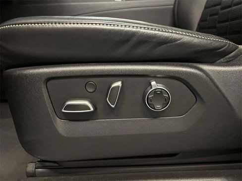 Certified 2021 Cadillac Escalade Premium Luxury Platinum image 19