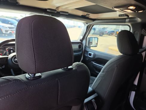 Used 2022 Jeep Wrangler Unlimited Sport AWD/4WD image 19