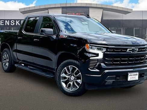 Used 2022 Chevrolet Silverado 1500 RST AWD/4WD image 12